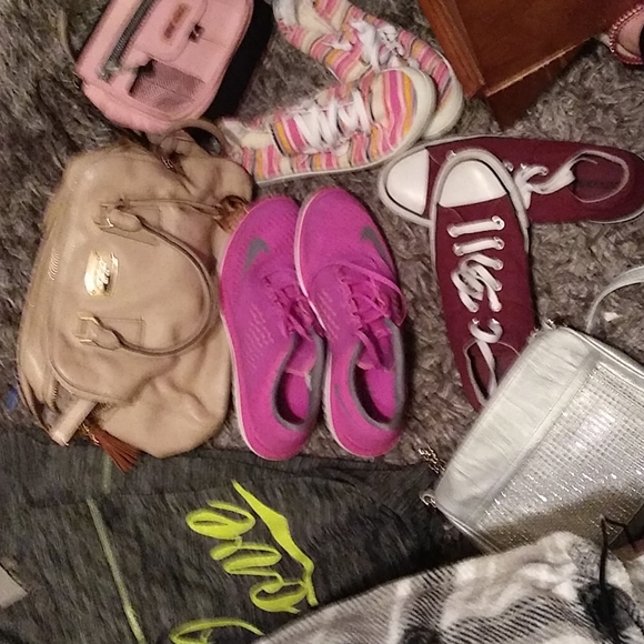 Meet your Posher, Dezzi - Picture 2 of 4